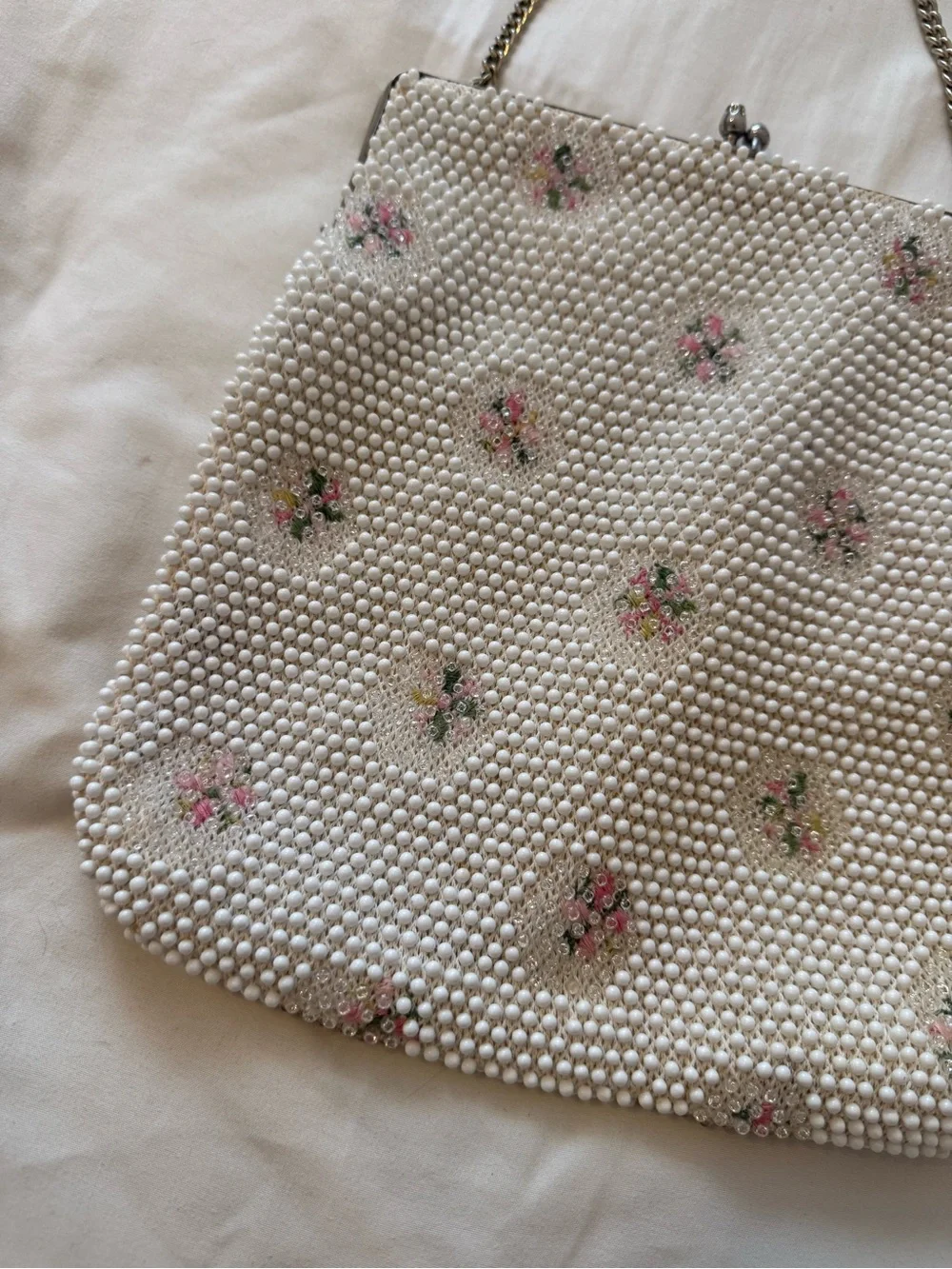 Vintage chic cream